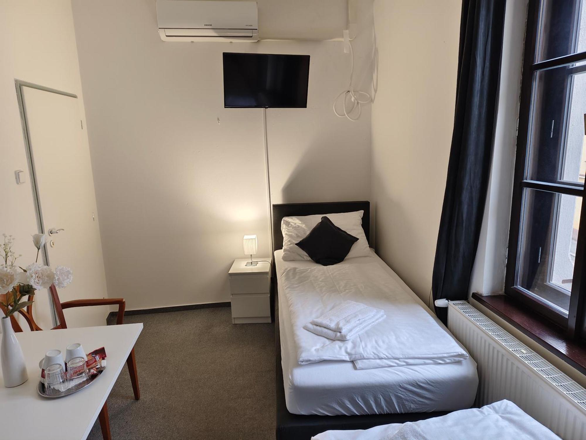 Hotel Bily Konicek Trebon Bagian luar foto