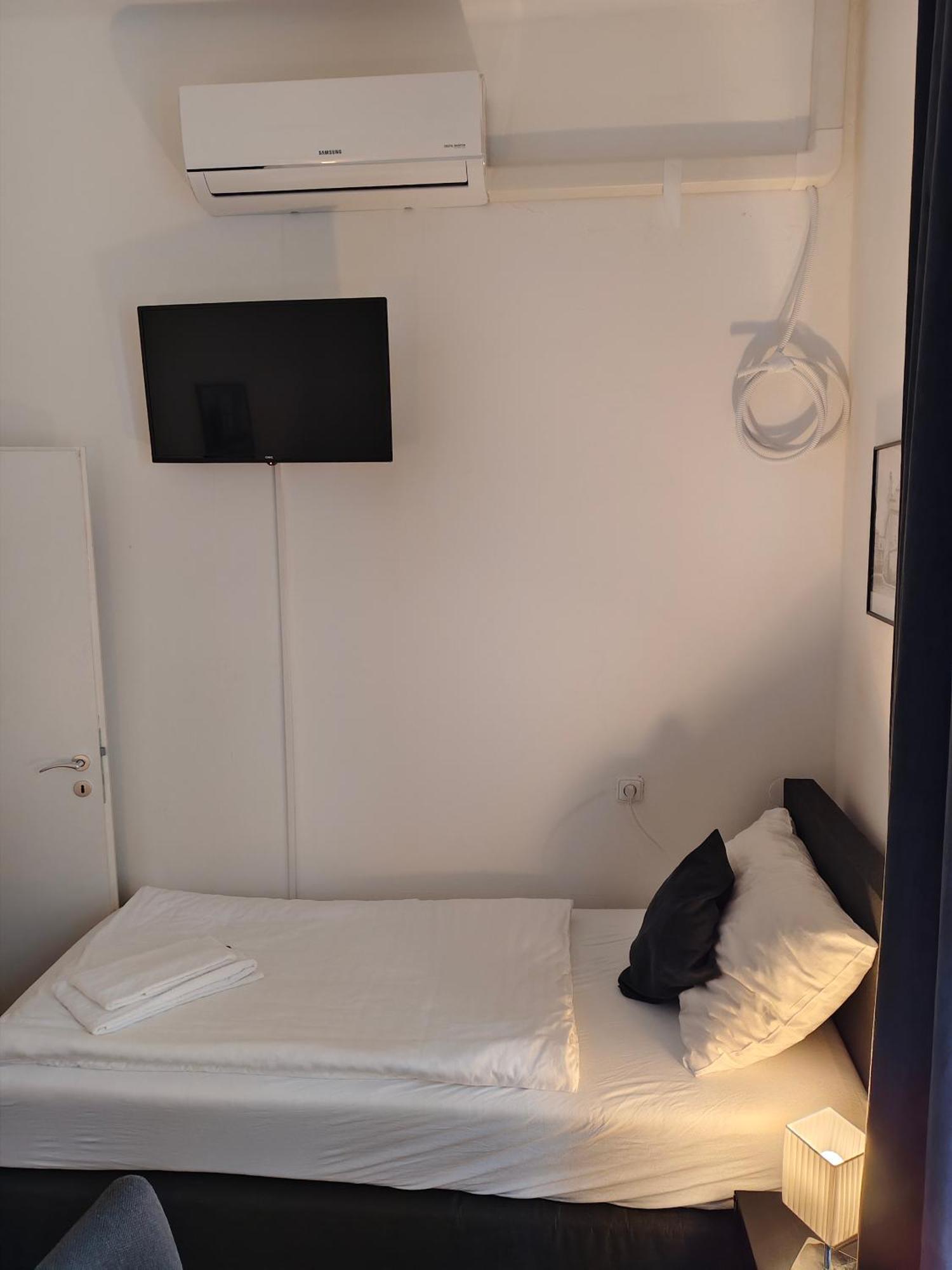 Hotel Bily Konicek Trebon Bagian luar foto