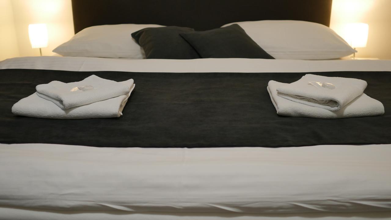 Hotel Bily Konicek Trebon Bagian luar foto
